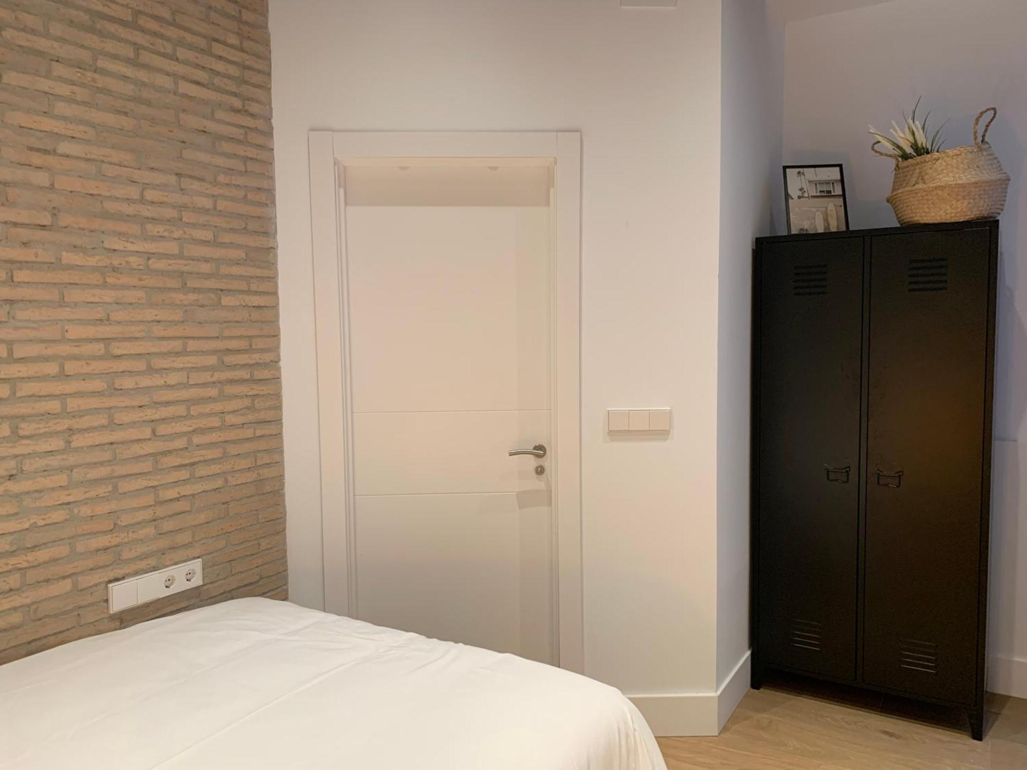 La Reina Beach Rooms Valencia Exterior photo