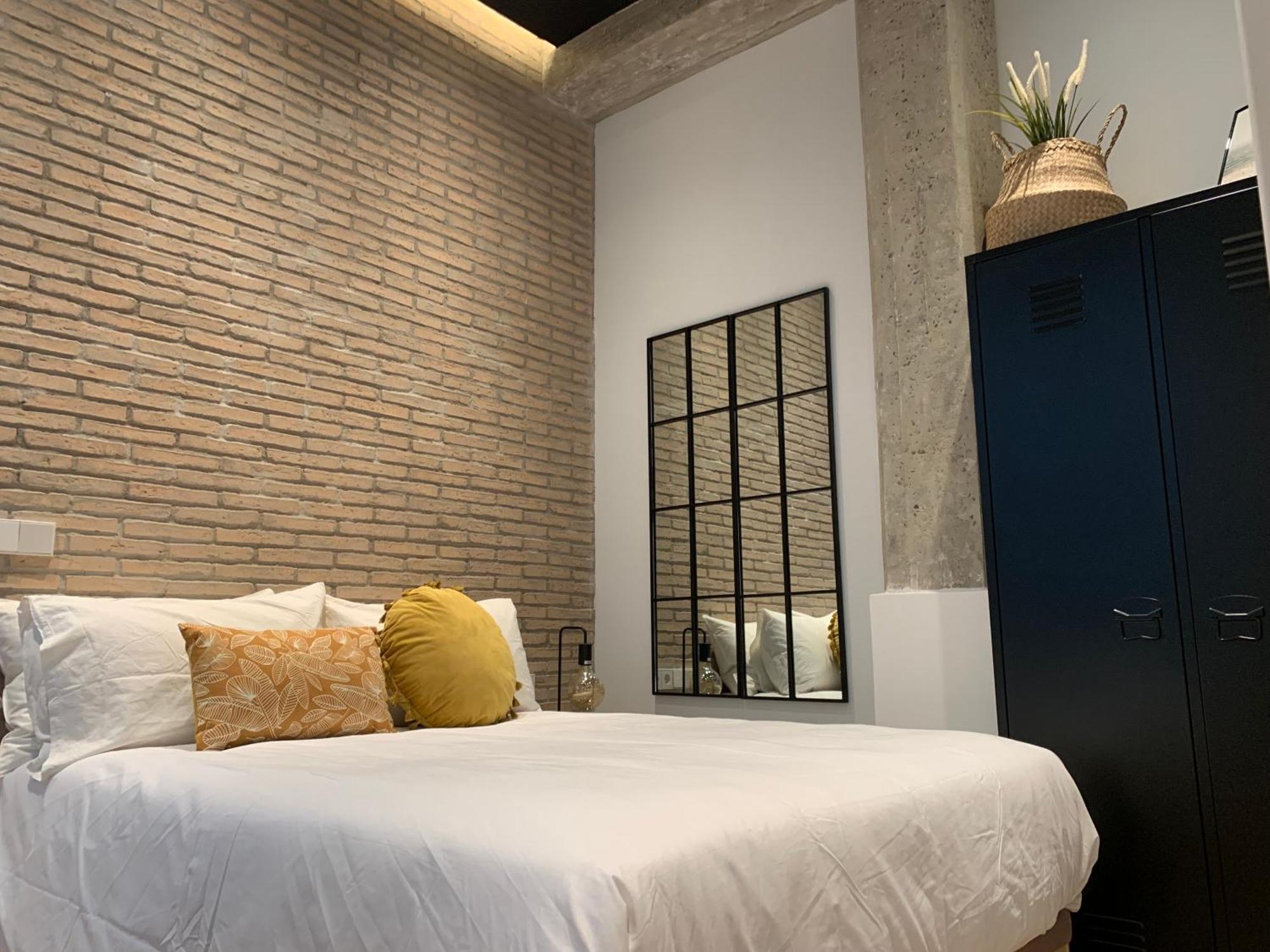 La Reina Beach Rooms Valencia Exterior photo